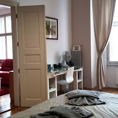 Apartment Balbinova Prag Rum bild