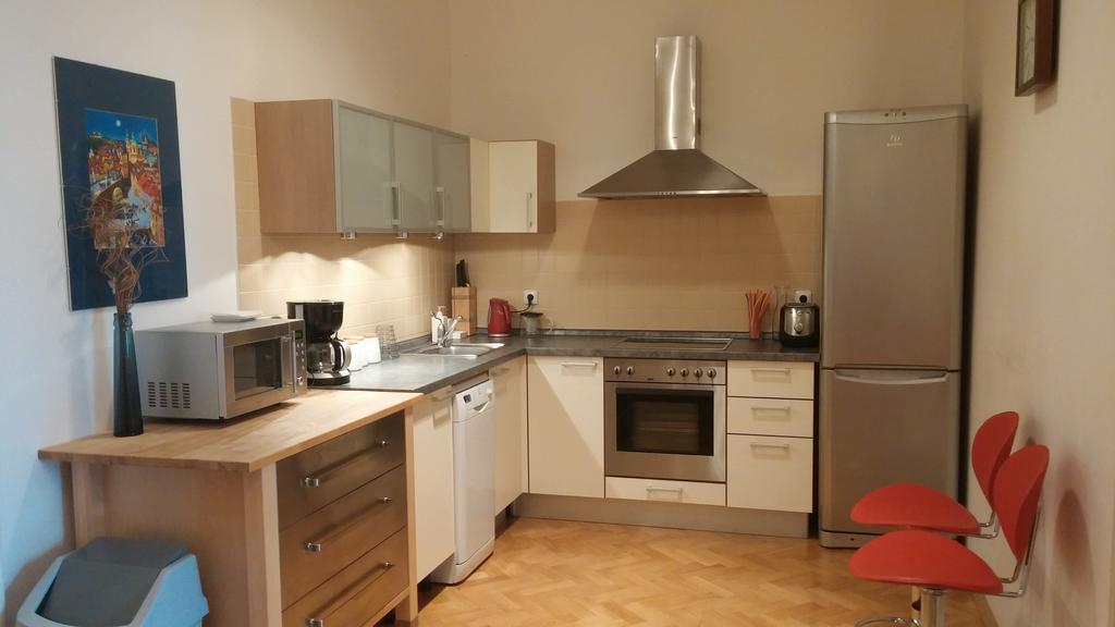Apartment Balbinova Prag Exteriör bild