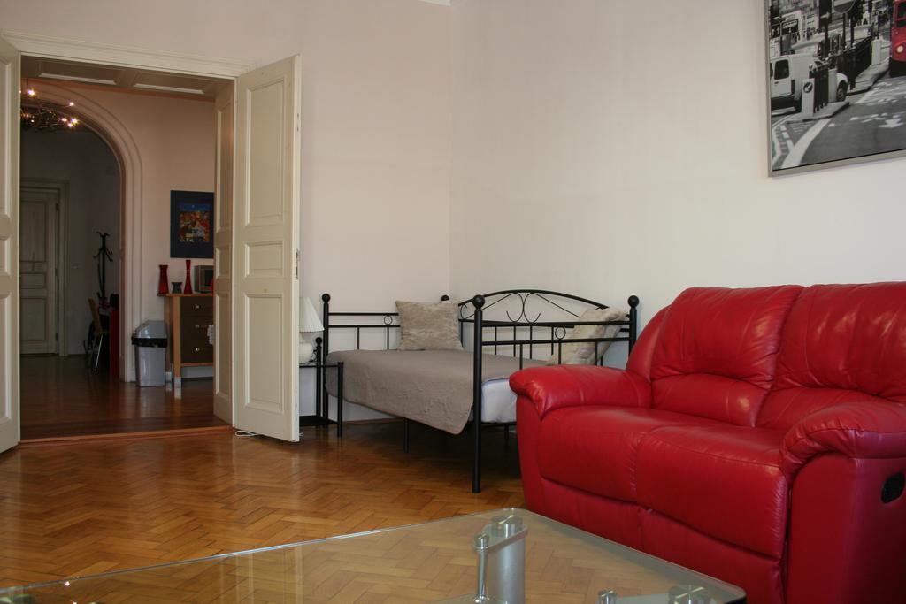 Apartment Balbinova Prag Exteriör bild